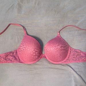 Size 32C Victorias Secret Wear Everywhere Push-Up Bra